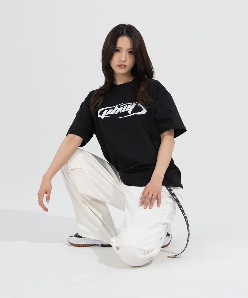 Peijeuhwaiteu [Phase_1] Millenium Logo Tee_Black / 8802026-St04