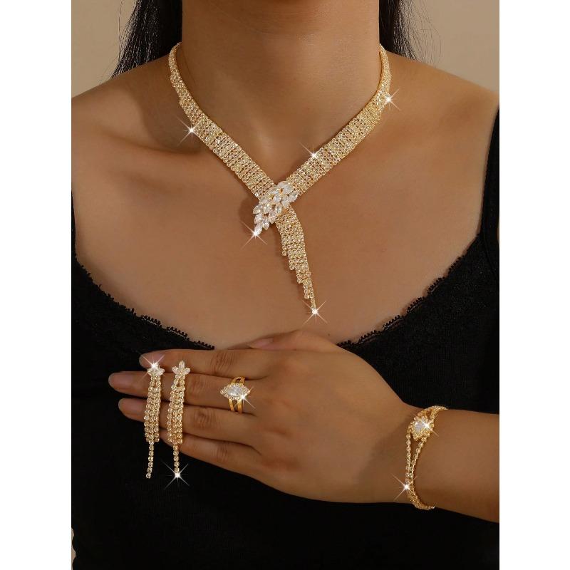 Elegante Set di Gioielli Geometrici in Zirconia: Collana, Orecchini, Bracciale, Anello