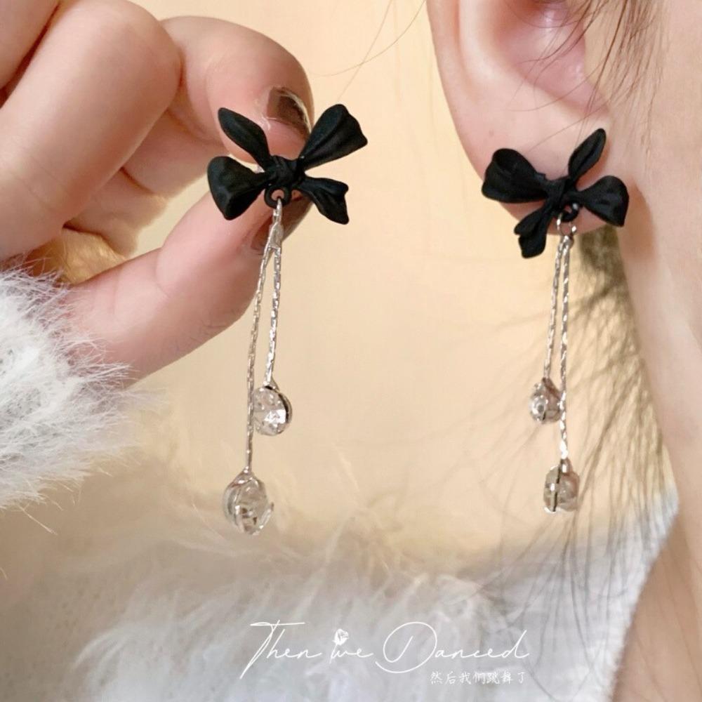 Silver Needle Diamond Bow Earrings Simple and Versatile High-quality Stud Earrings Women's Niche Light Luxury High-end Earrings