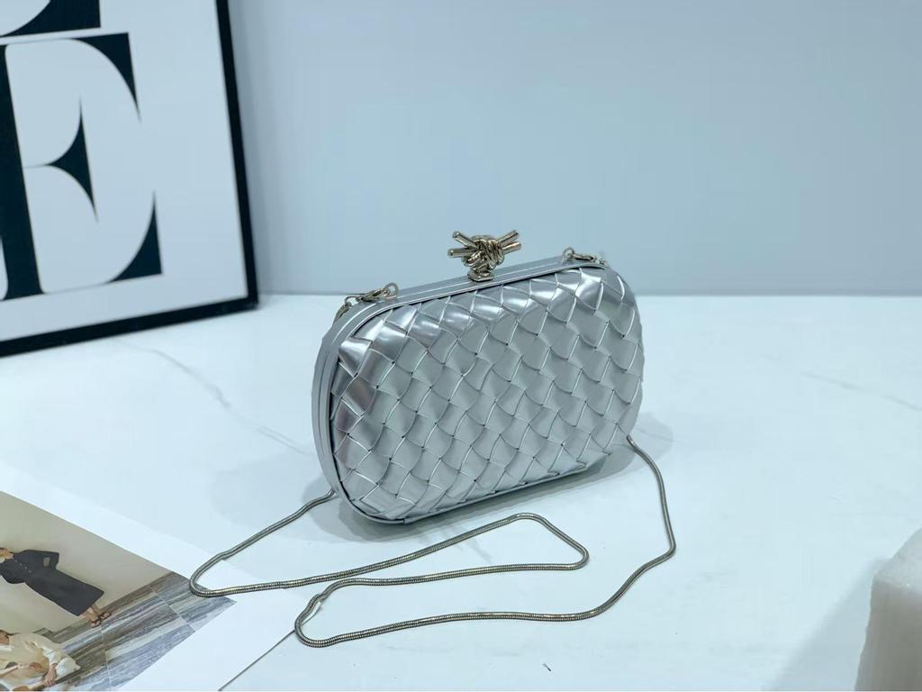 Elegant Luxury Evening Woven Chain Clutch - Women's High-Style Shoulder Bag