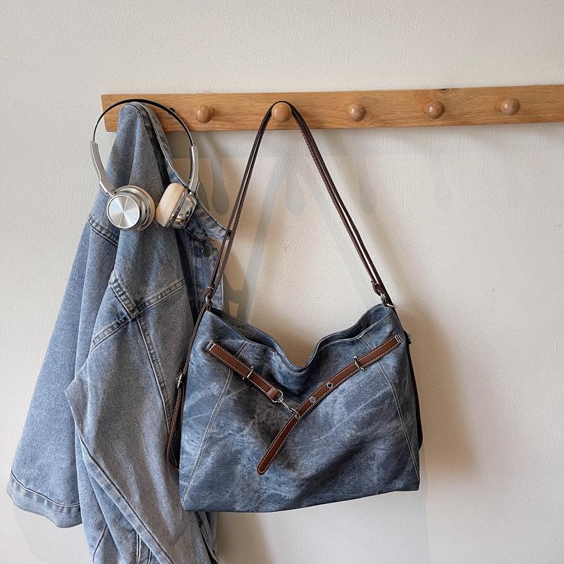 Bag Women's Large-capacity Autumn New Retro High-value Shoulder Bag Commuter Oblique Span Bag