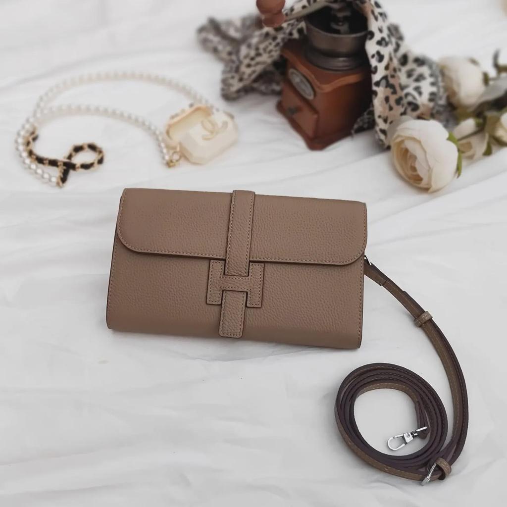 2025 Large Capacity Women's Wallet: Top Layer Cowhide, Long Handbag with Litchi Pattern