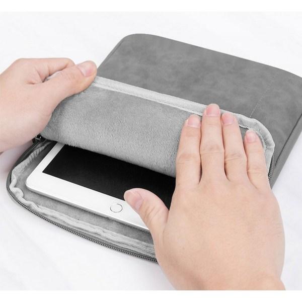 Prosty aksamitny pokrowiec na laptopa Cleanis, czarny