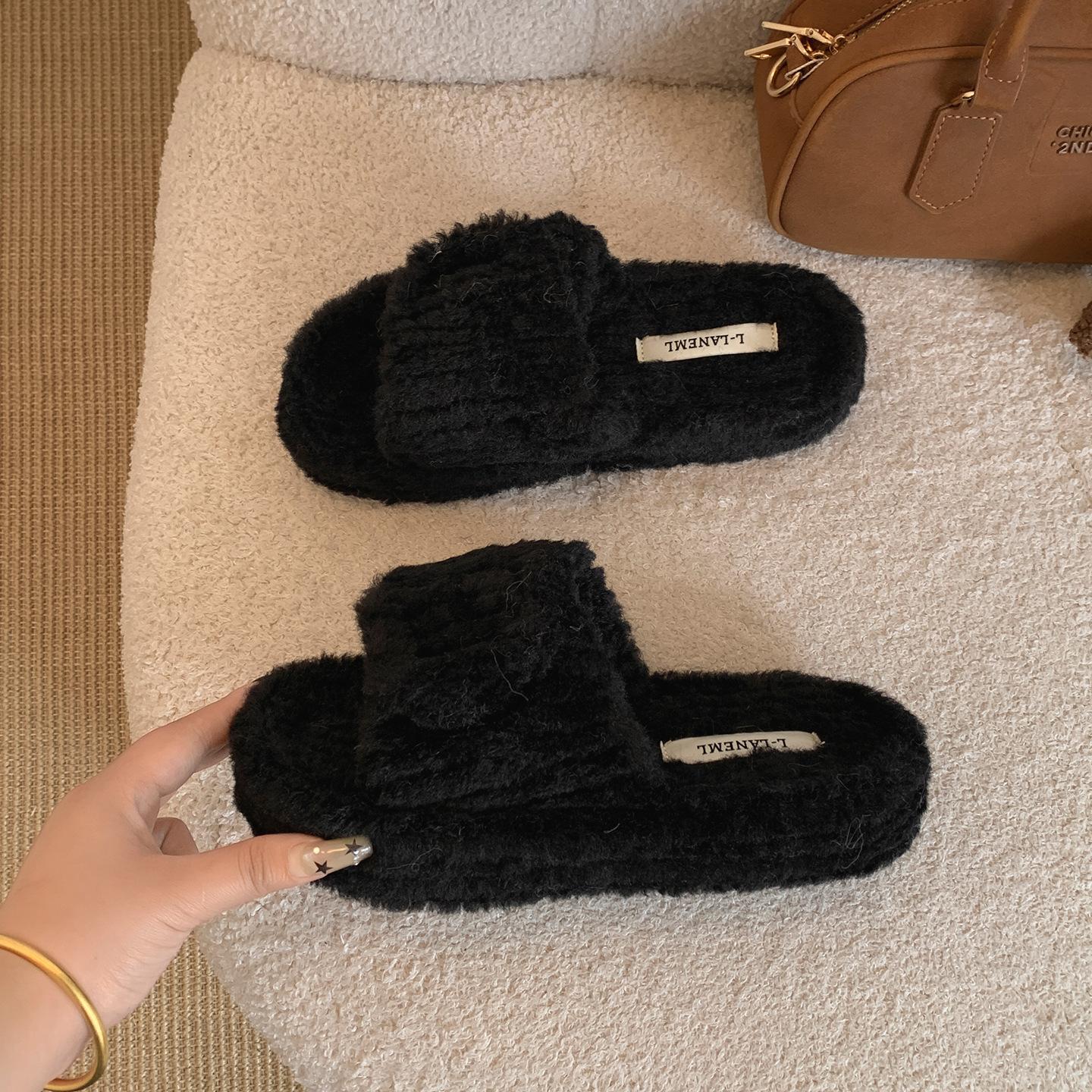 

Popular black high-end thick-soled fluffy slippers for women s outer wear 2025 new autumn and winter skirt soft-soled cotton slippers 35 чёрный