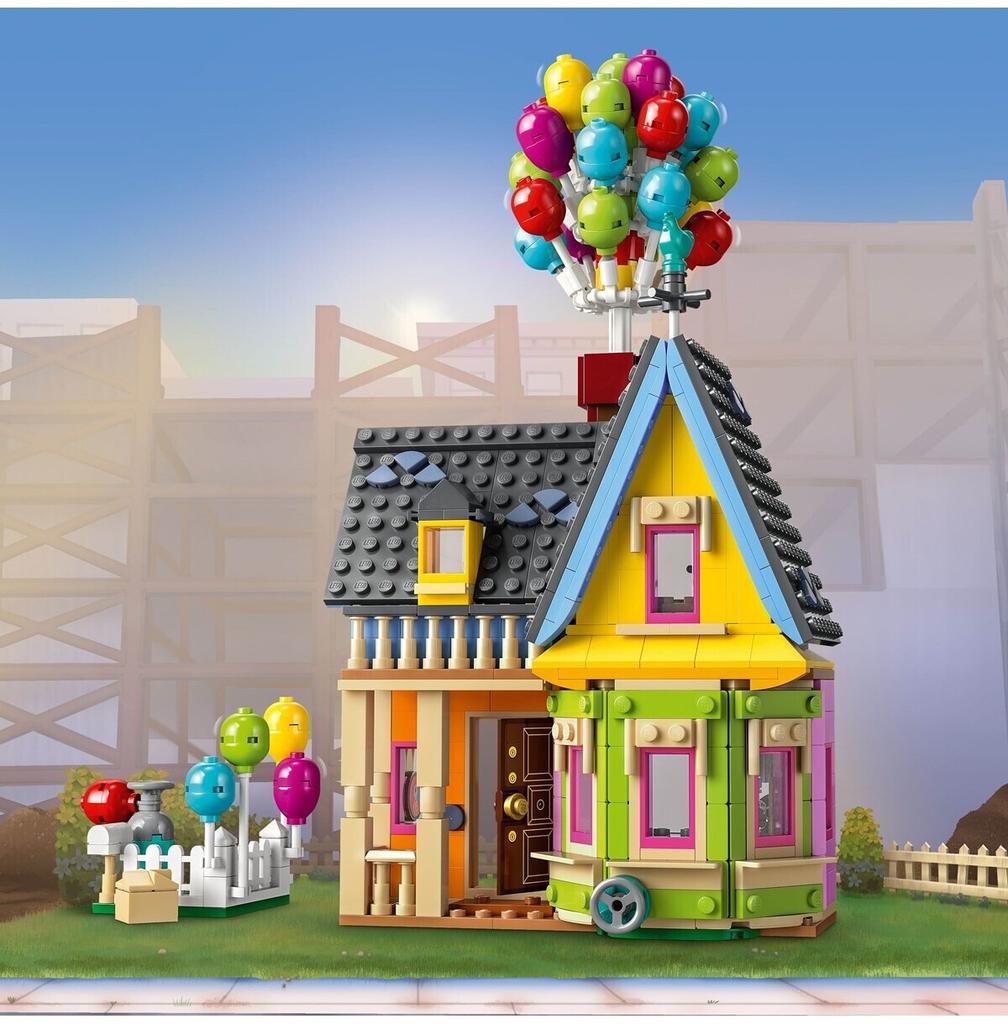 LEGO Constructor House Disney – Carl's House from the Movie "Up" (43217)