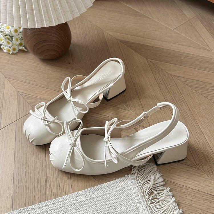 

Coarse heel silver bag head sandals fairy shoes 2025 spring and summer new bow with skirt French medium heel single shoes 34