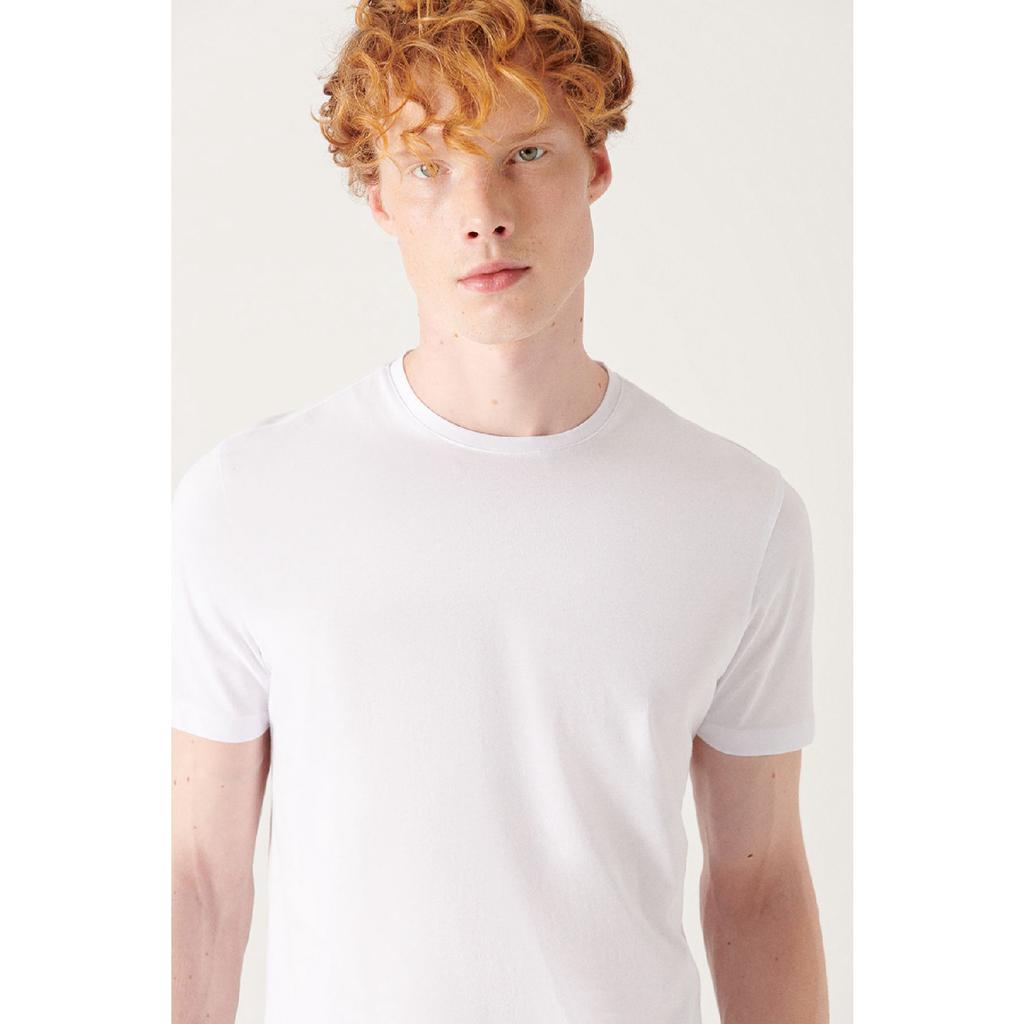 Camiseta negra 100% algodón transpirable con cuello redondo y corte estándar para hombre E001000