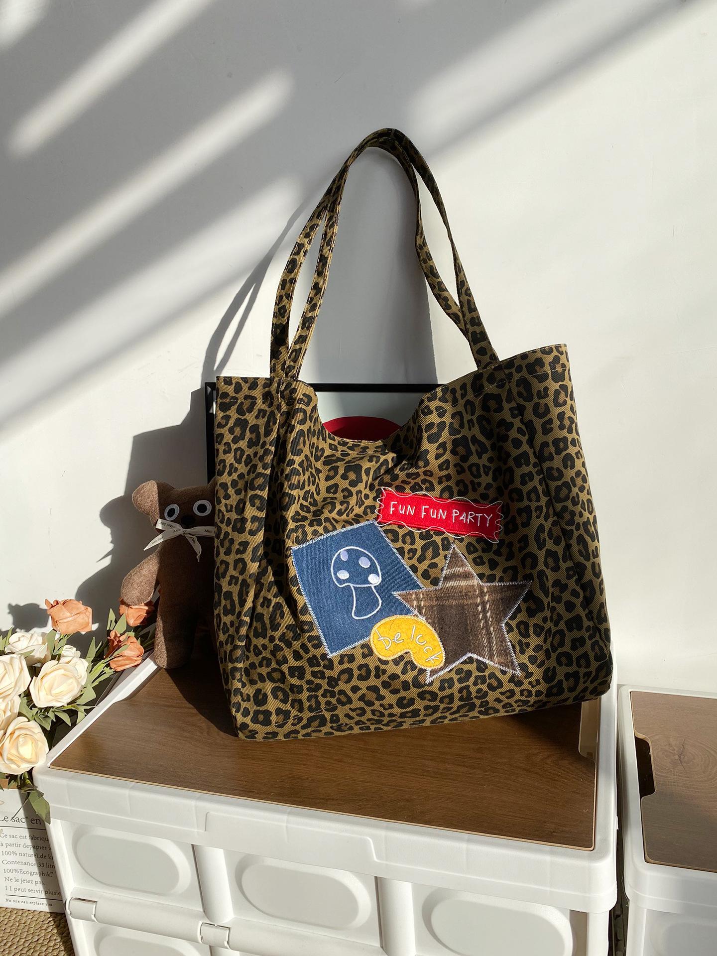 

Vintage Leopard Print Collage Embroidery Canvas Women s Shoulder Bag Large Capacity Ladies Handbag Versatile Female Tote Bag