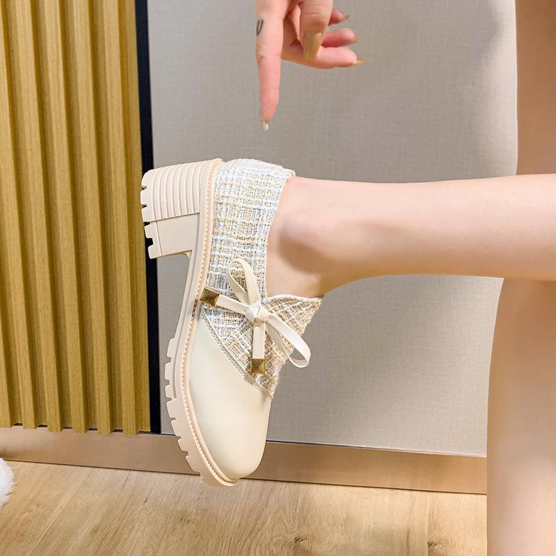 Женские туфли на платформе в стиле Сяосянфэн, новые, на толстом каблуке, короткие женские туфли, осенние туфли, маленькие кожаные туфли 36