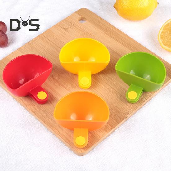 5Pcs Dip Clip Bowls for Plates Seasoning Dish Dip Containers Table Bowl Dip Clips Plate Holder Plastic Spice Bowls Kitchen Utensils