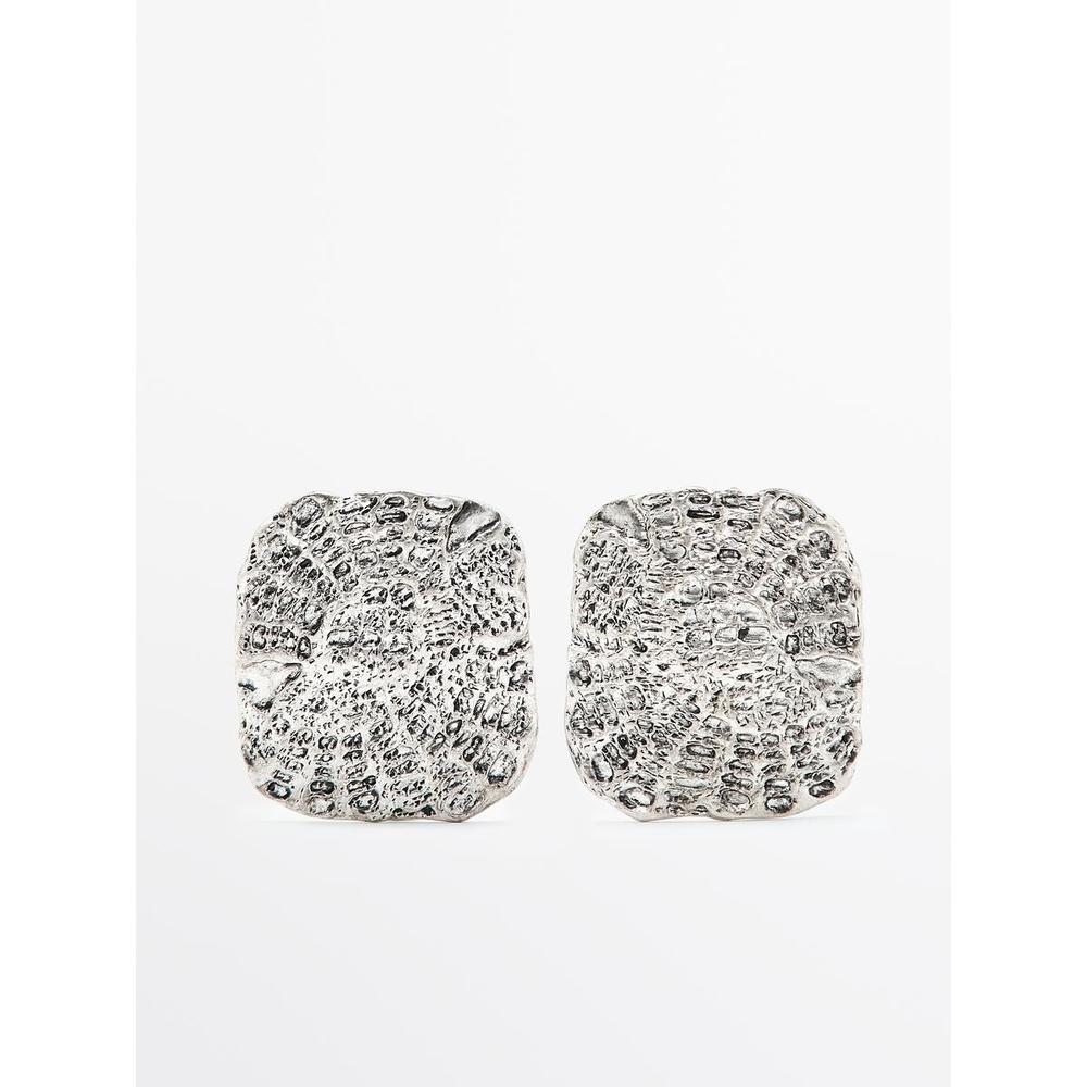Textured Medallion Earrings 04605606808