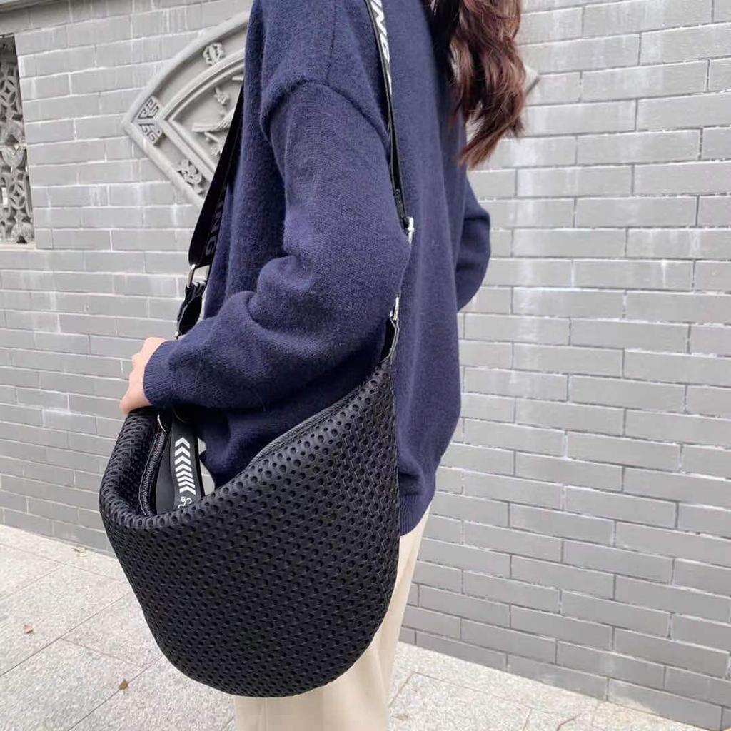 New Women's Bag Mesh Shoulder Messenger Bag Casual Lightweight and Large-capacity Travel Bag for Women