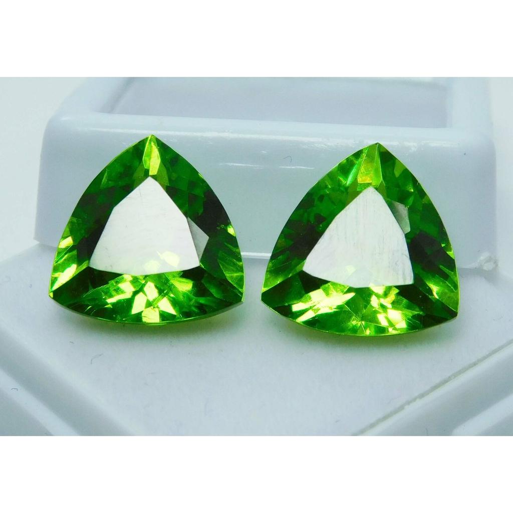 NATURAL Peridot Green 19.00 Ct   Stone Gemstone TRILLION CUT Faceted