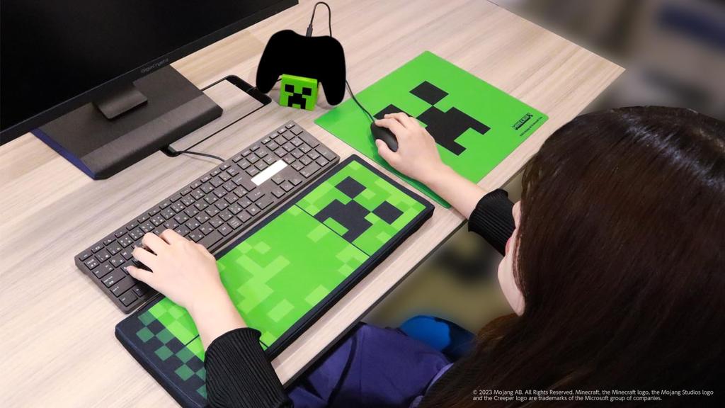 Minecraft Creeper Armrest Cushion