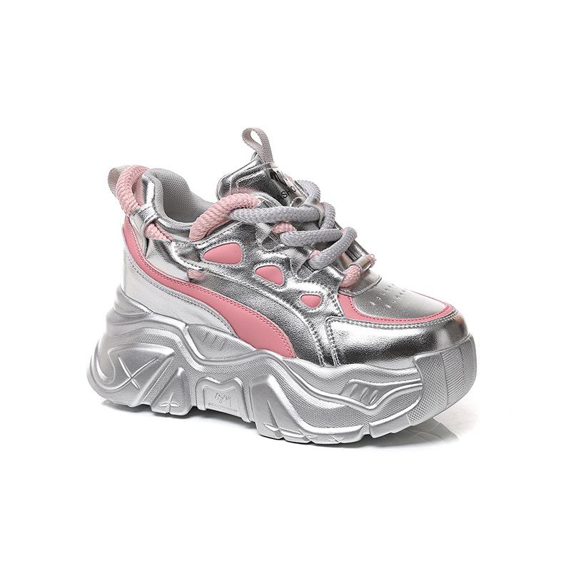 Inner height increase dad shoes women 2025 spring new leather Internet celebrity thick sole super fire versatile feet small sports shoes