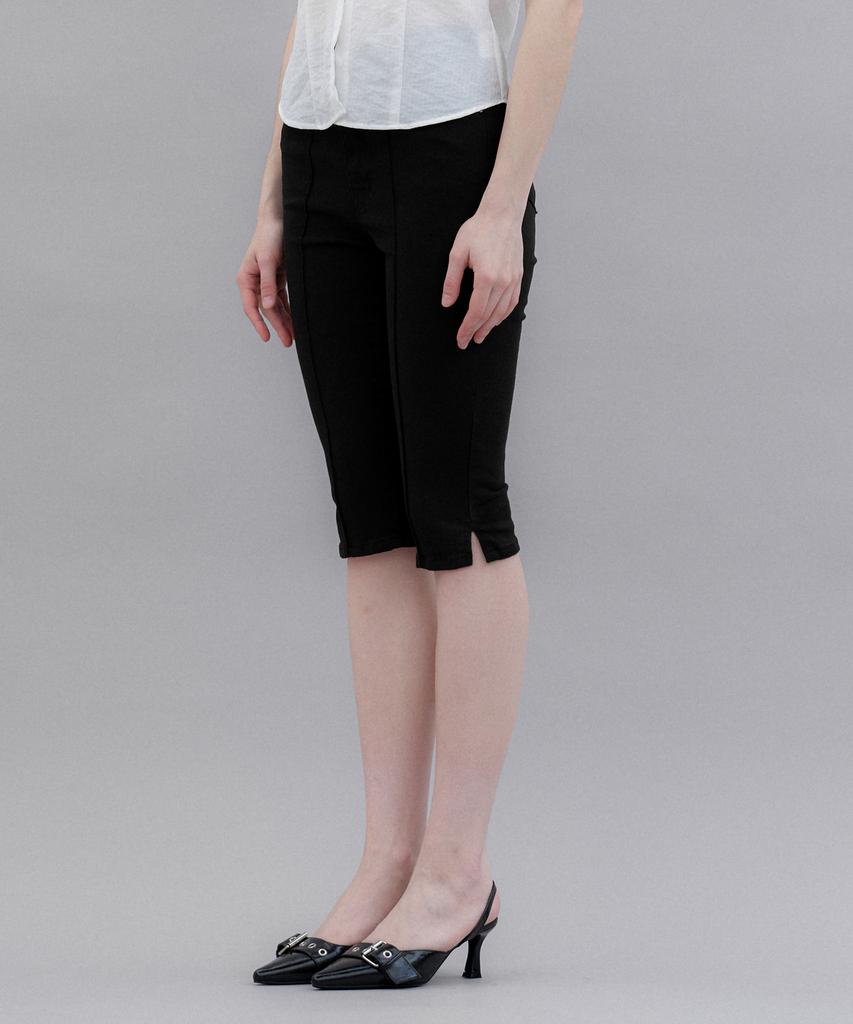 Aendeuel Slit Capri Pants - Black