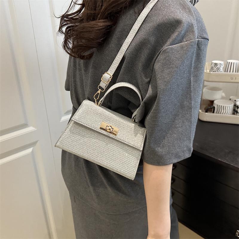 High Texture Handbag Women's 2025 New Trendy Fashion Versatile Shoulder Messenger Bag Retro Small Square Bag
