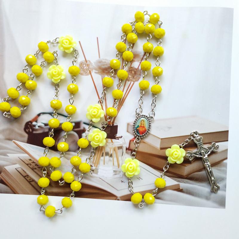 QIGO Rosa Rosenkristall Rosenkranz Halskette Katholisch Vintage Kreuz Anhänger Lange Halskette Religiöser Schmuck
