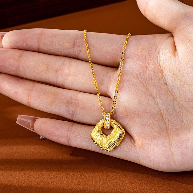 Luxur Pure Gold Real Gold Women's Diamond Brushed Geometric Pendant Necklace