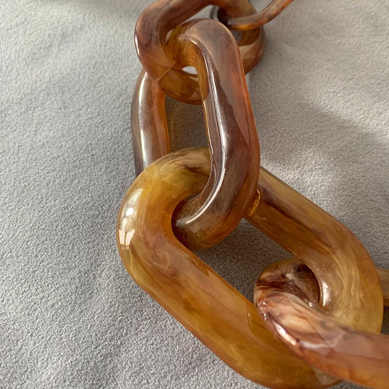 Vintage Resin Chain Leather Rope Necklace: A Unique Blend of European and American Design with Chinese Retro Flair