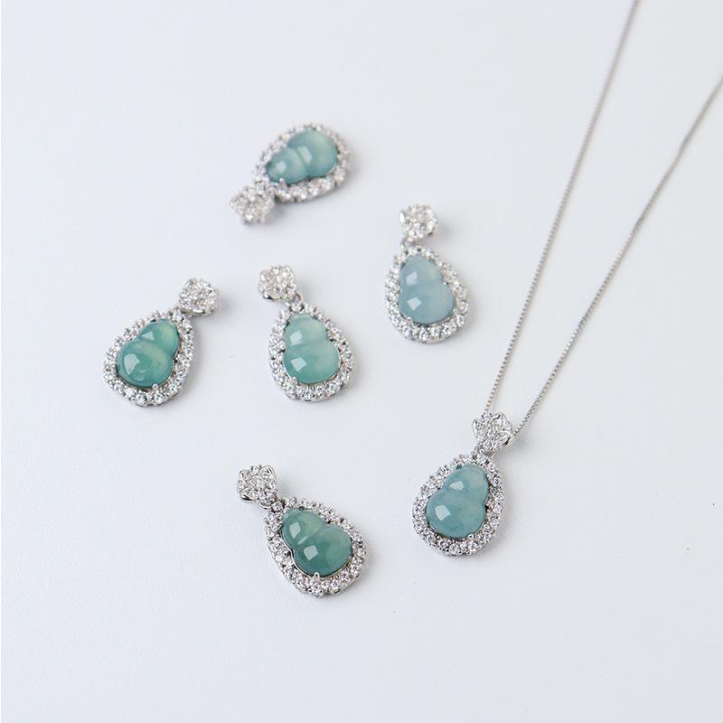Elegant Jade Gourd 925 Silver Necklace - Luxury & Versatile Clavicle Chain