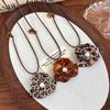 Retro Style Flower Design Pendant Necklace with Animal Print Accent for Women Fashion Accessory Neckchain