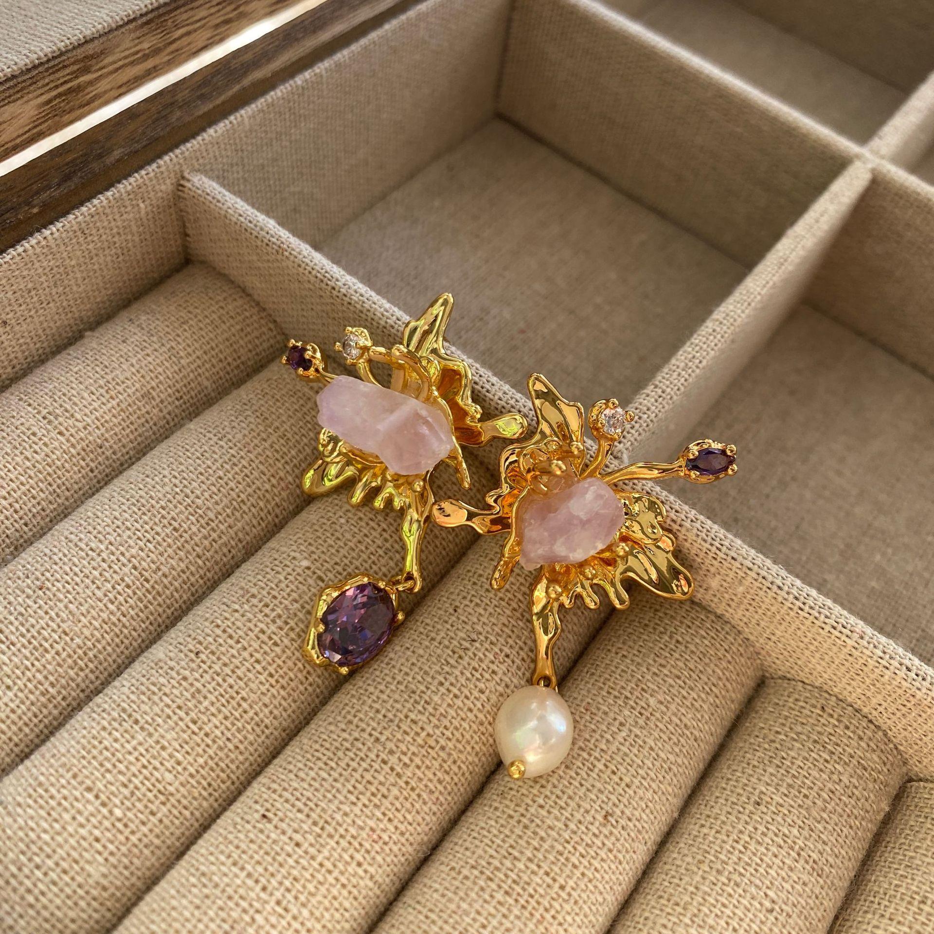 

Дизайн Fuguang Ретро Серия Асимметричные Аметистовые Циркониевые Жемчужные Серьги-гвоздики Женские