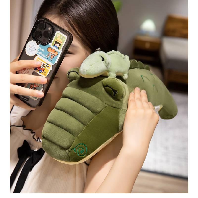 Adorável Almofada de Pelúcia Jacaré Mãe e Bebê com Pelúcia Curta Macia para Crianças