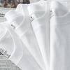 T-shirt bianca girocollo larga da 230g in puro cotone pesante con design versatile e logo stampato personalizzato.