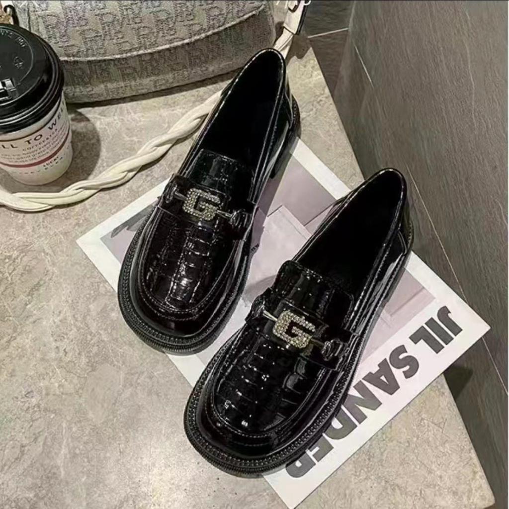 2025 Women's Genuine Leather Loafers: Soft Sole, British Style, Versatile Slip-ons for Spring & Autumn.