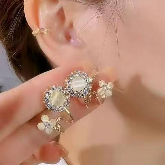 Elegant Cat's Eye Flower Stud Earrings for Women - High-End S925 Silver Needle Jewelry