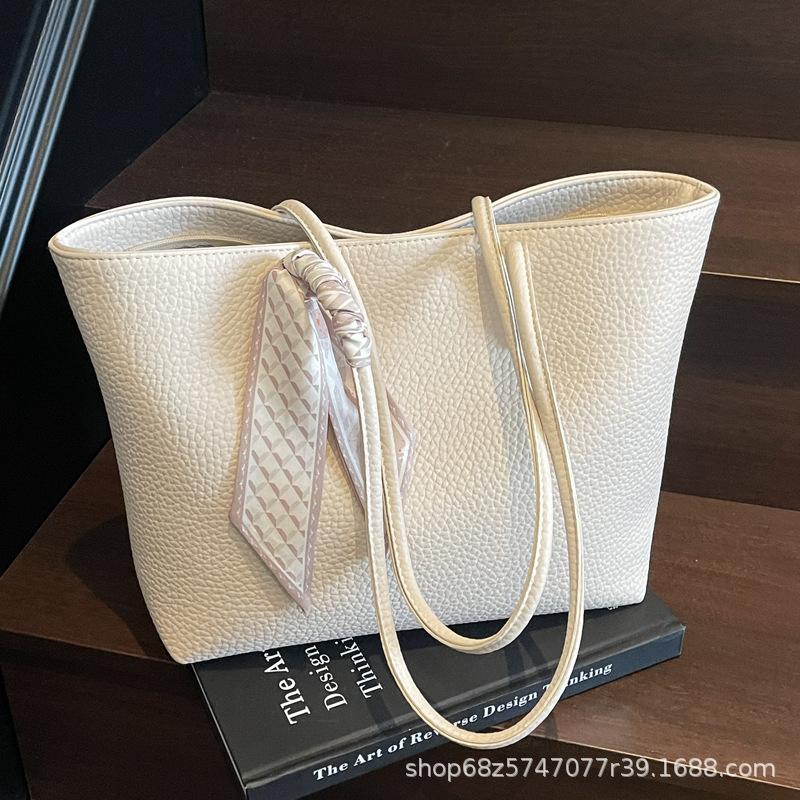 Large-capacity commuter bag women's 2025 new spring and summer simple student shoulder bag work leisure tote bag