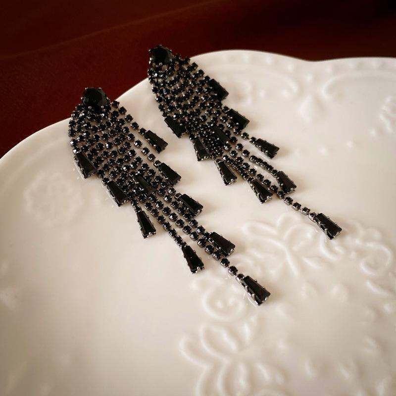 Zircon Tassel Earrings: Retro Dark Style for a Niche European & American Aesthetic