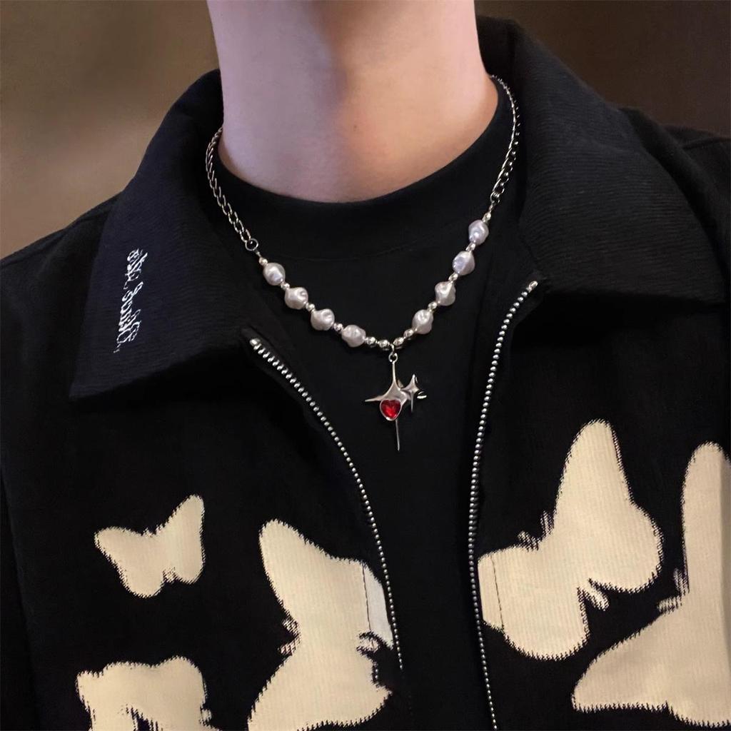 Pearl Heart Mango Star Pendant Necklace: Niche Design for Men & Women, Titanium Steel Clavicle Chain, Light Luxury Style