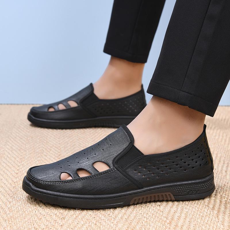 Men s 2025 Summer Genuine Leather Closed-Toe Casual Sandals - Soft Sole, Breathable, Perforated Design Size 39 чёрный
