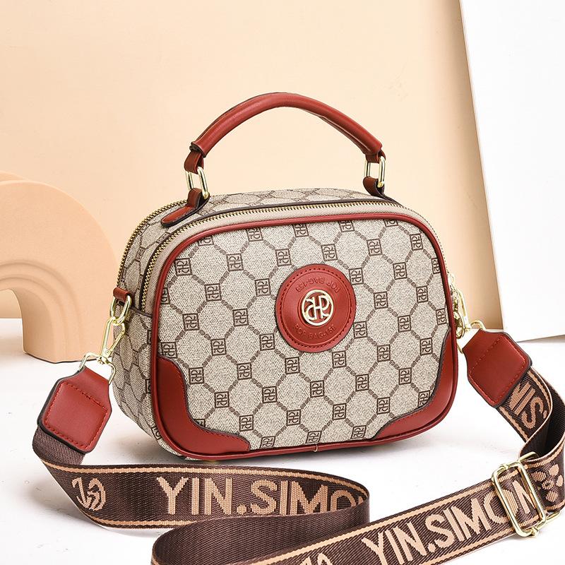 

Bag women s 2025 spring and summer new fashion trendy small square bag large capacity single shoulder oblique span bag portable flower women s tide