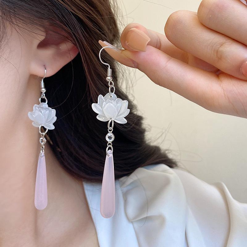 Chinese Medieval Style Chalcedony Lotus Tassel Earrings