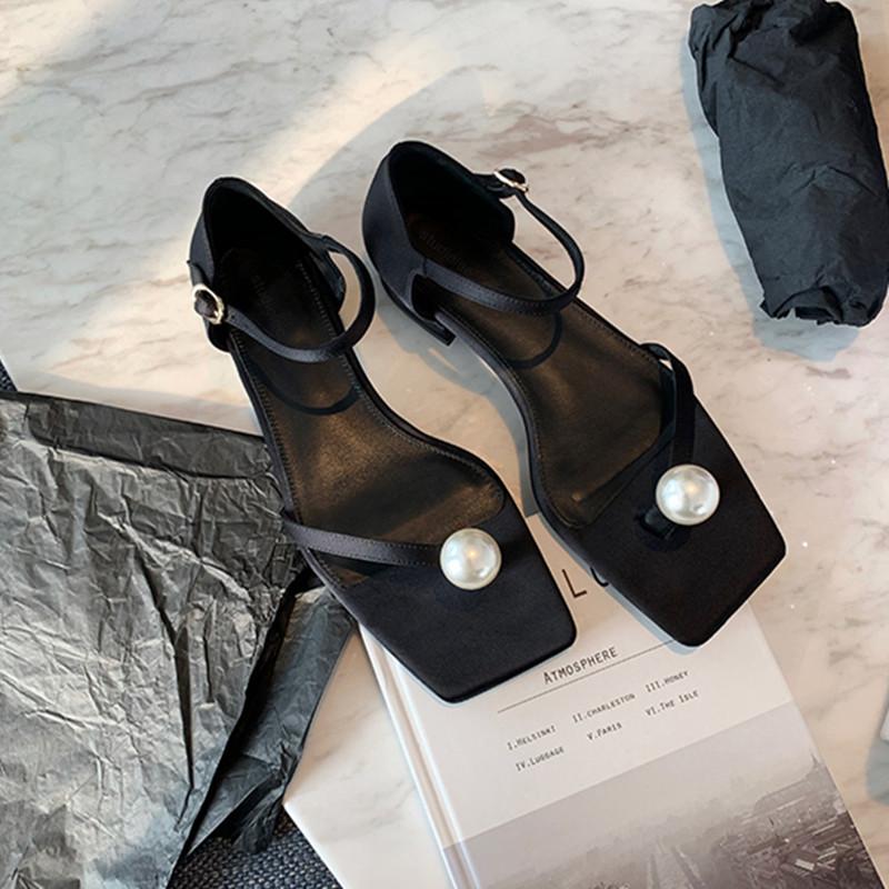 

Grape mother of the same style, European and American simple square head pearl toe high heels one-word buckle with small thick heel sandals women s su 34