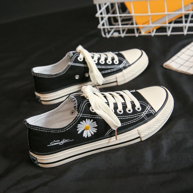 Lila Low-Top kleine Gänseblümchen Canvas Schuhe Damen vielseitige Board Schuhe neue Freizeitschuhe
