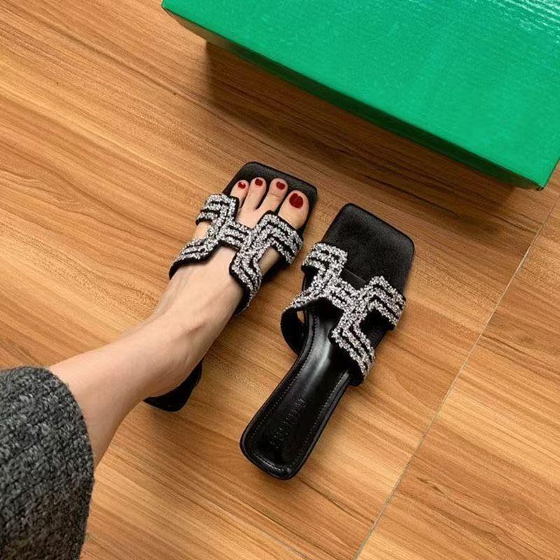 French small fragrant wind pearl outer wear women's cool slippers summer 2025 new cross lazy one-word flat slippers