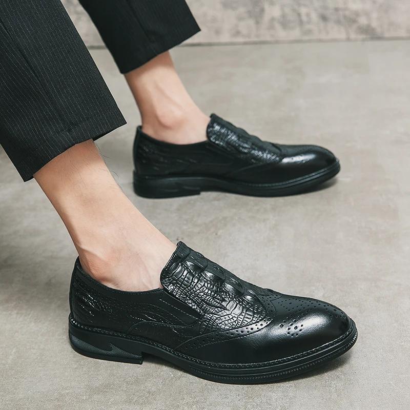 New Crocodile Vintage Men Shoes Formal Dress Casual Leather Shoes Business Wedding Loafers Designer Brogue Office Shoes
