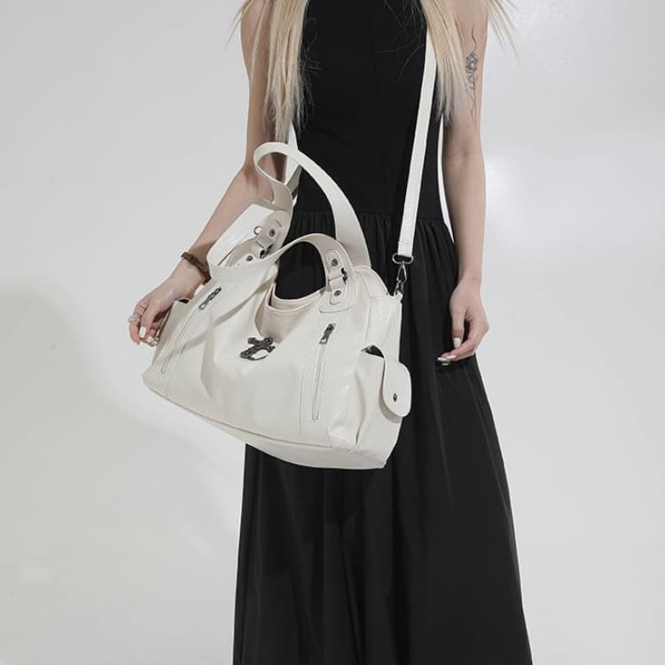 Retro locomotive wind large capacity shoulder armpit bag
