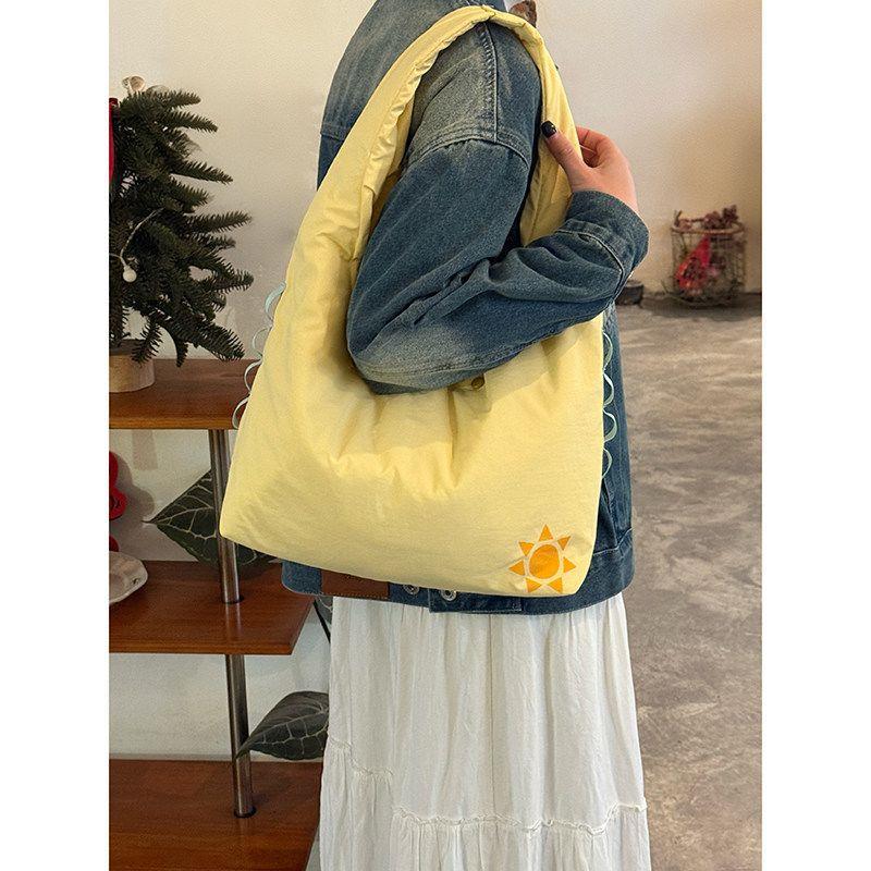 Large-capacity Cloud-shaped Bag - Lightweight Commuter Shoulder Bag - Niche Tote Bag