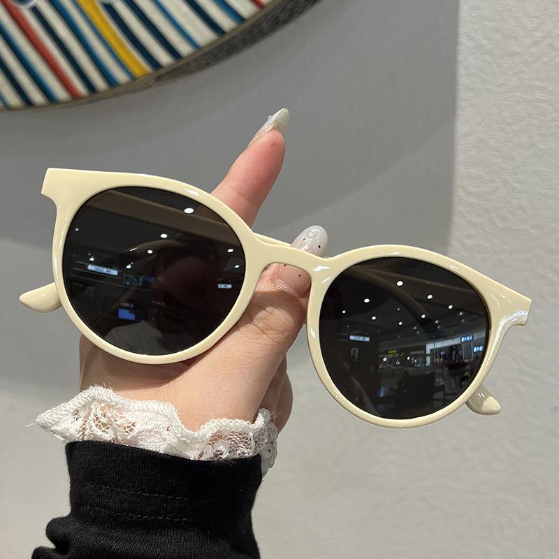 

New Small Frame Round Sunglasses Fashion Women Designer Eyeglasses Retro Men s Driving Glasses Female Shades UV400 Eyewear 1PC