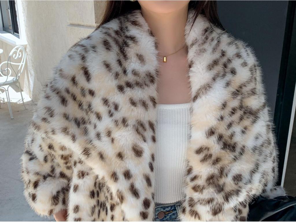 Koreanischer Strick-Trenchcoat mit Rüschen und Kragen aus Kunstfell