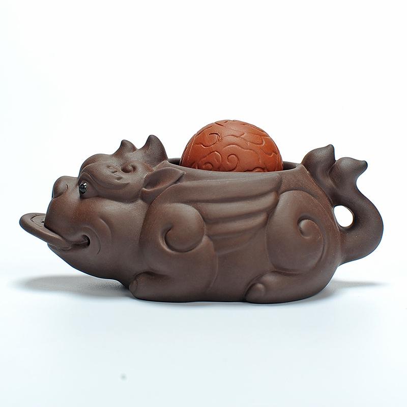 Zisha Pixiu & Golden Toad Tea Pet Ornament: Wealth-Attracting Kung Fu Tea Set Accessory with Creative Water Spray.