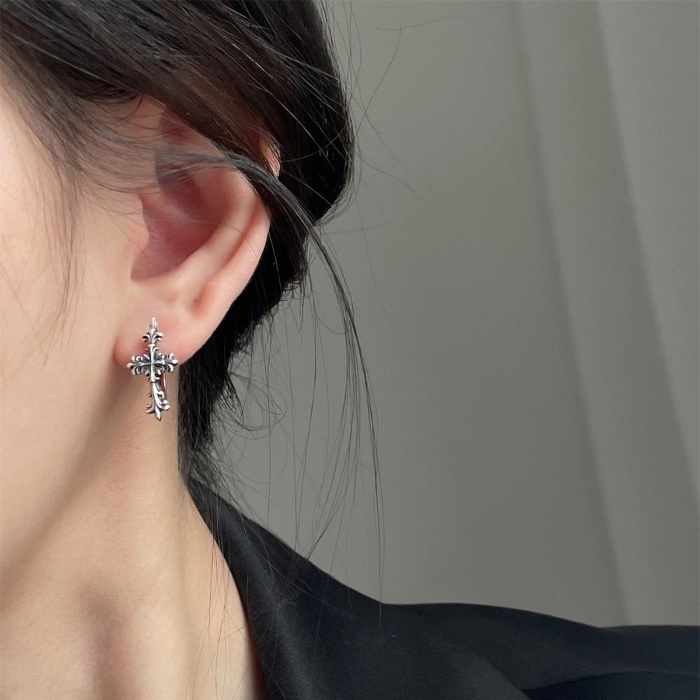 Klassische Gothic-Kreuzohrringe für Damen Stilvolles Einzigartiges Design Vintage Schwarze Silberne Blume Ohrringe