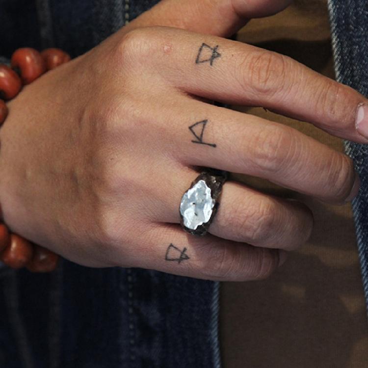 Textured Alloy Statement Ring Vintage Outdoor Inspired Jewelry Stone Band Unique Unisex Stone Finger Ring Gift