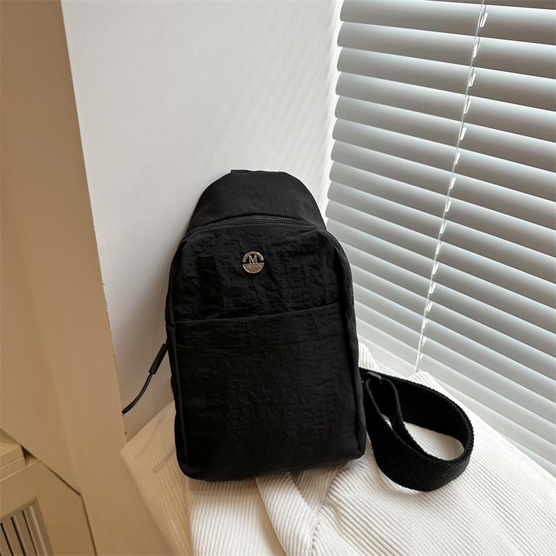

Fashion breast bag women s bag new mobile phone bag casual versatile commuter bag lightweight shoulder messenger bag чорний
