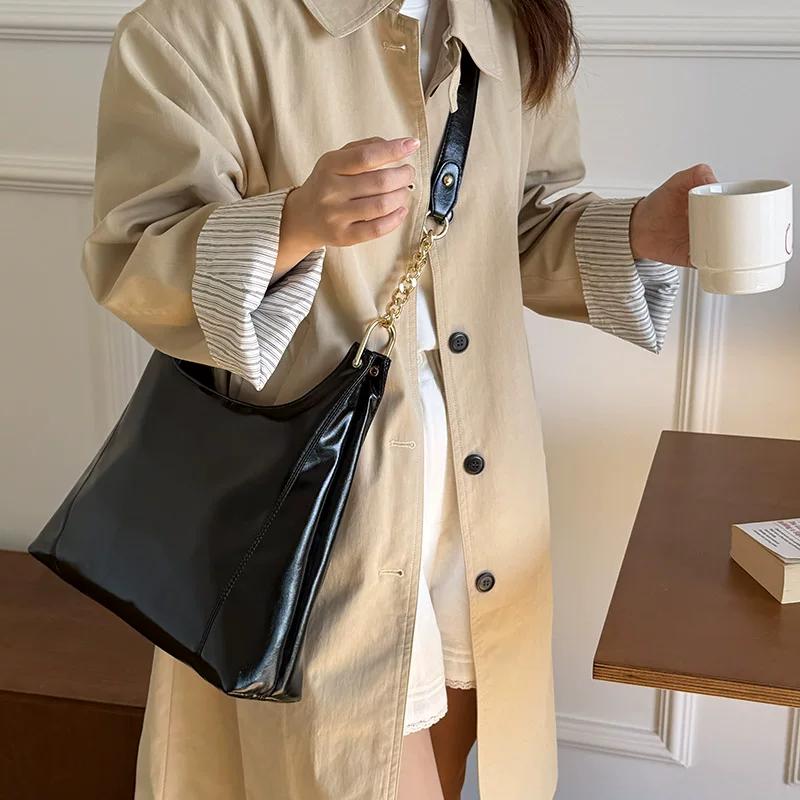 Retro Chain Glossy PU Leather Women s Shoulder Bags Simple Solid Color Ladies Armpit Bag Casual Versatile Female Messenger Bag